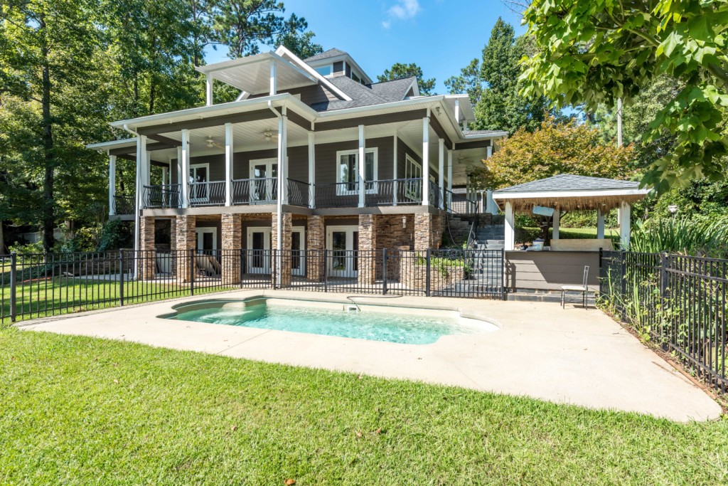 Lake Harding Homes Keith and Mary Williams