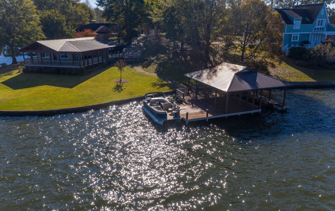 179 LAKE HARDINGUNDER CONTRACT Lake Harding Homes