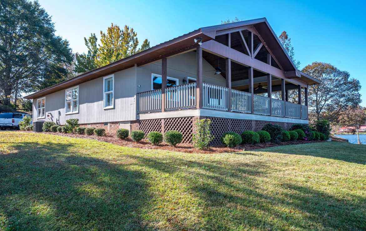 179 LAKE HARDINGUNDER CONTRACT Lake Harding Homes